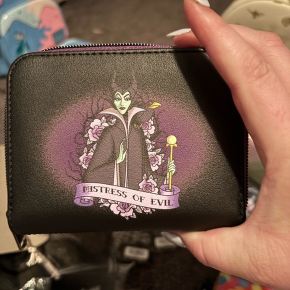 Mistress of Evil Maleficent Black Wallet - Picture 1 of 1